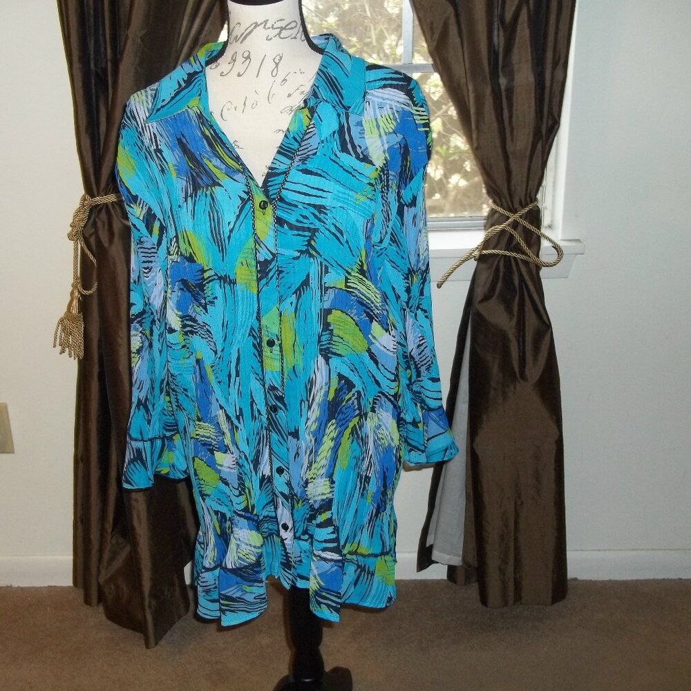 Maggie Barnes blouse Crinkle Stretch vibrant tropical-inspired print in size 3X